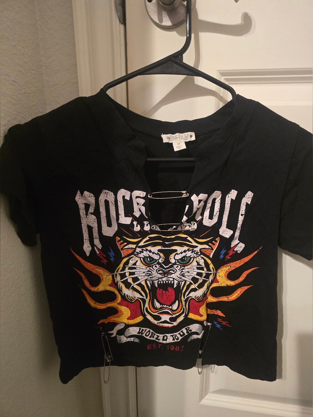Black 'Rock & Roll' Tiger Cropped Tshirt